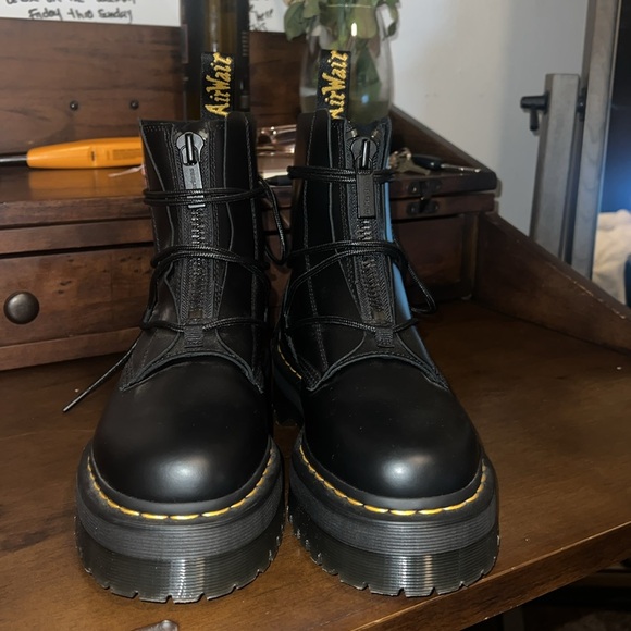 Dr Martens Jarrick Ii
SOLD OUT on the website
LIMITED EDITION - Picture 2 of 5